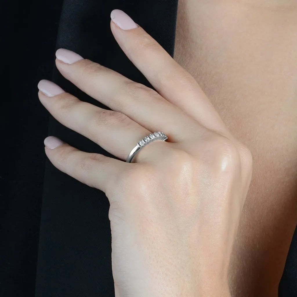 Anel-Prateado-24K-Aparador-de-Alianca-com-7-Zirconias-Zarelle-2