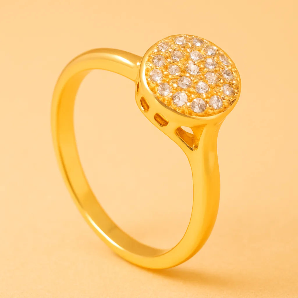 acessorio-feminino-dourado-detalhado-com-zirconias