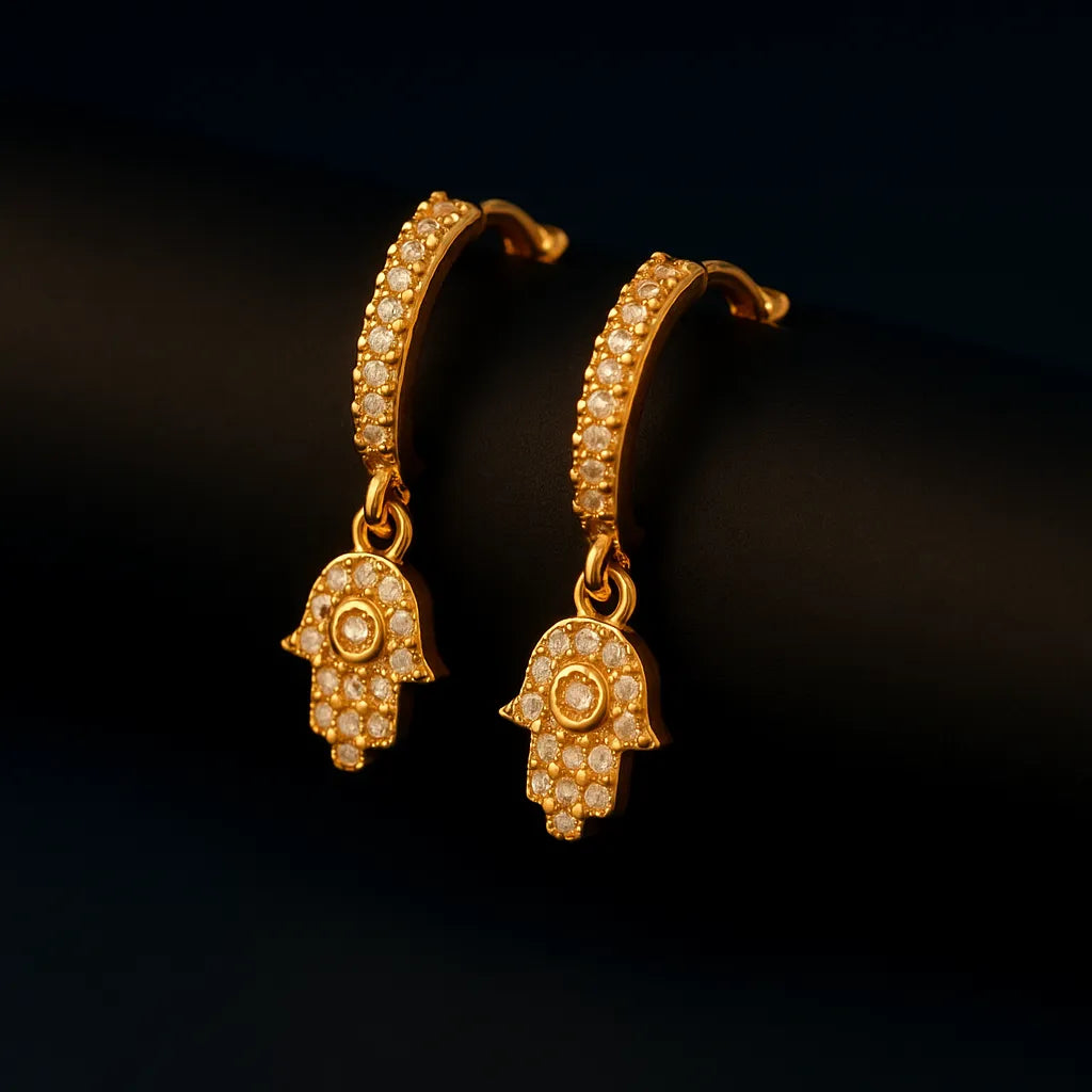 brinco-dourado-argolinha-com-mao-de-fatima-e-zirconias-banhado-a-ouro-24k