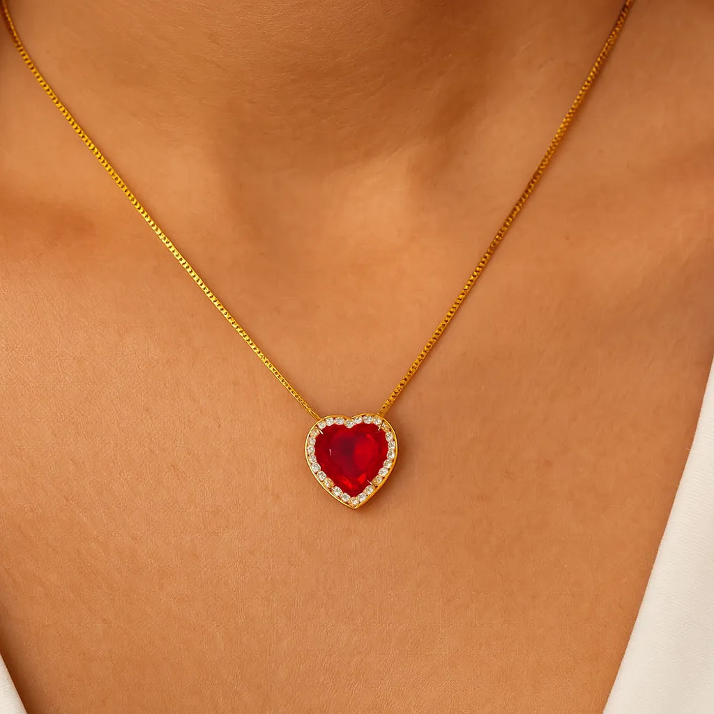 colar-feminino-no-pescoco-pedra-natural