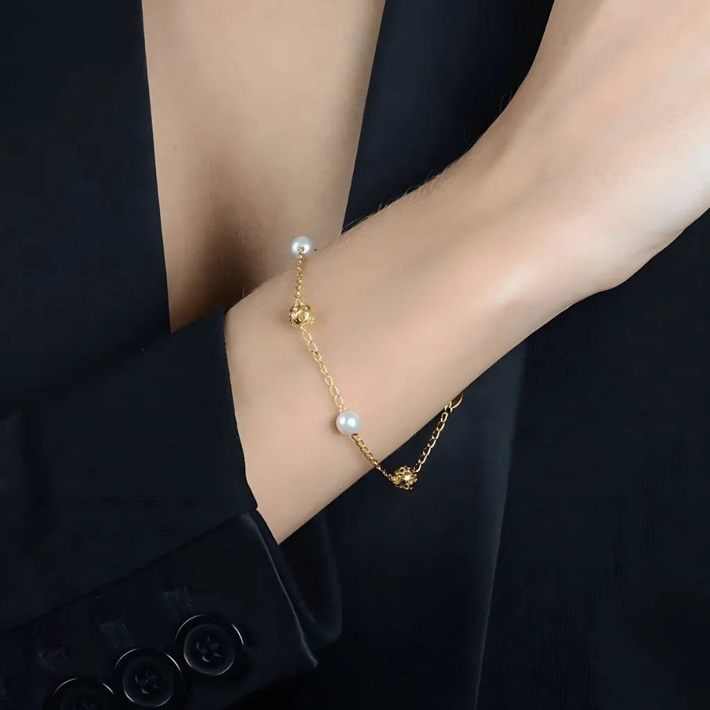 pulseira-feminina-de-luxo-no-punho-2
