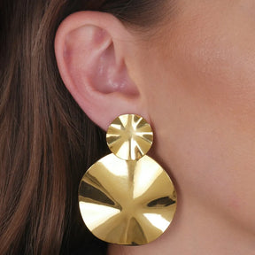 Brinco-Dourado-24K-Dois-Circulos-Organicos-Amassados-Zarelle-2