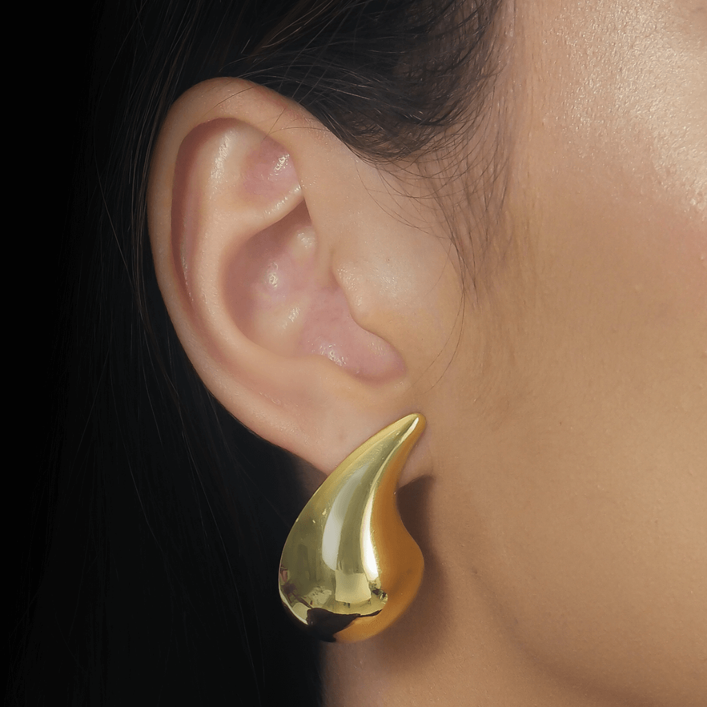 Brinco-Dourado-24K-Gota-Curvada-Grande-Zarelle-2