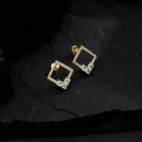 Brinco-Dourado-24K-Quadrado-com-Zirconia-Zarelle-3