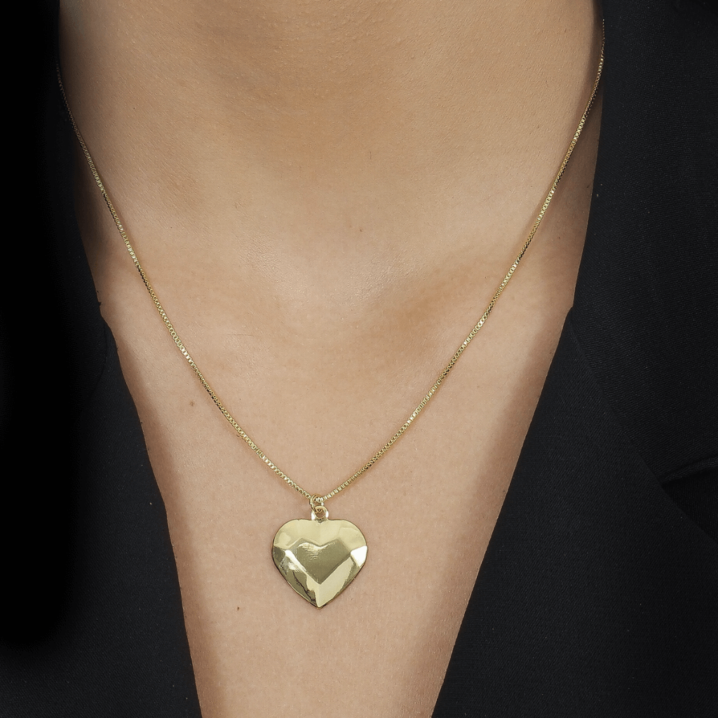 Colar-Dourado-24K-com-Pingente-Coracao-Geometrico-Zarelle-2