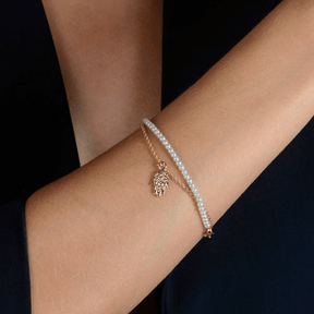 Pulseira-Dourada-24K-Dupla-Elo-Português-com-Pérolas-e-Pingente-Zarelle-2