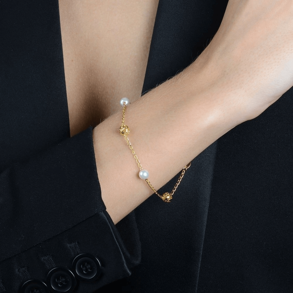Pulseira-Dourada-24K-de-Pérolas-e-Esferas-Vazadas-Zarelle-2
