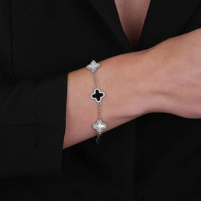 Pulseira-Prateada-24K-Trevos-Pretos-e-Brancos-com-Zirconias-Zarelle-2