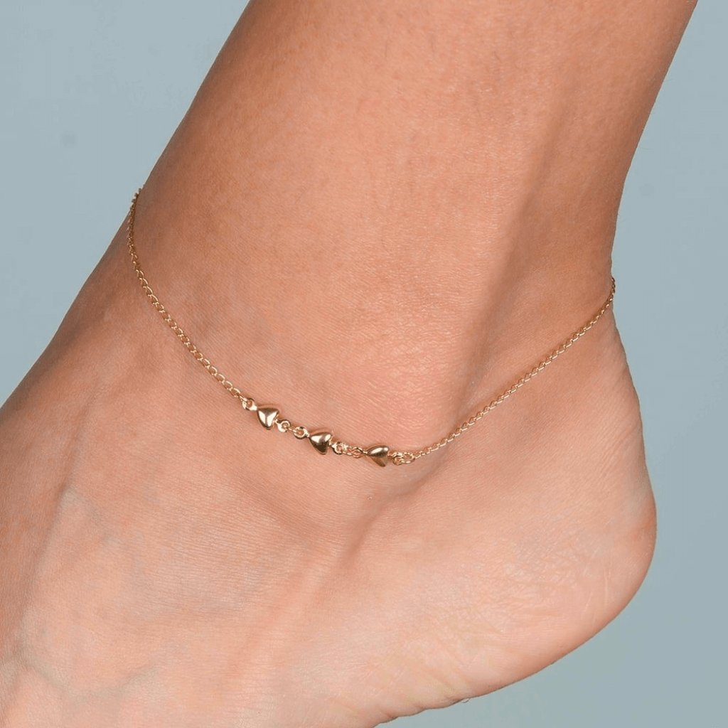 Tornozeleira-Dourada-24K-3-Coracoes-Lisa-Zarelle-2