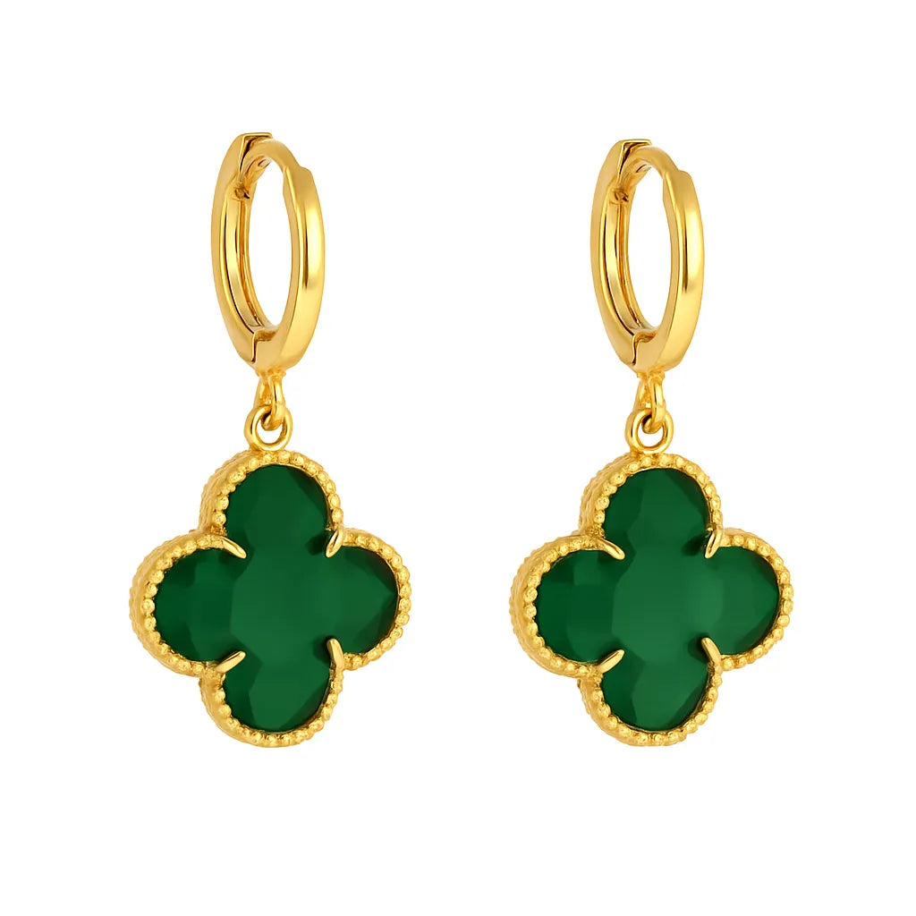 brinco-dourado-com-trevo
