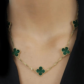 colar-trevos-verdes-no-pescoco-look-natural-e-elegante-zarelle
